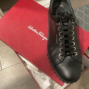 Salvatore Ferragamo nero calf